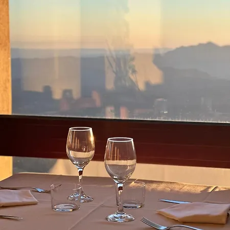 Santuari Mare De Déu Del Mont Restaurant-hostatgería Locanda Beuda