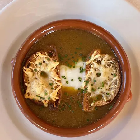 Santuari Mare De Déu Del Mont Restaurant-hostatgería * Beuda