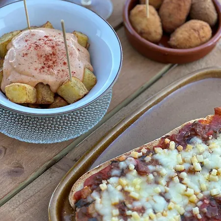 Locanda Santuari Mare De Déu Del Mont Restaurant-hostatgería