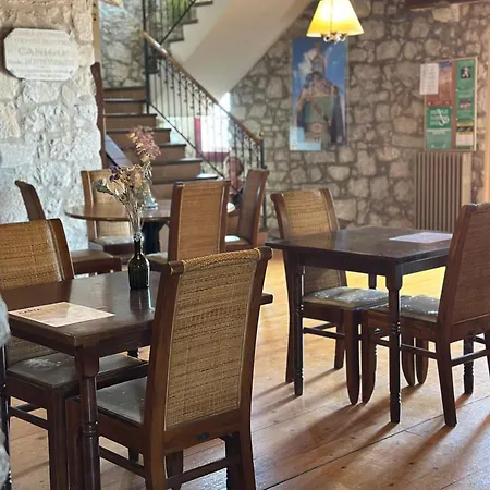 Santuari Mare De Déu Del Mont Restaurant-hostatgería *