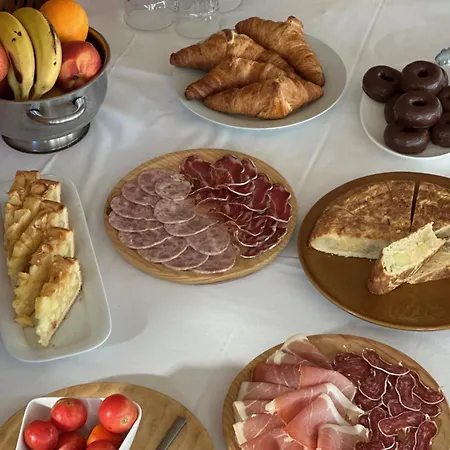 Locanda Santuari Mare De Déu Del Mont Restaurant-hostatgería