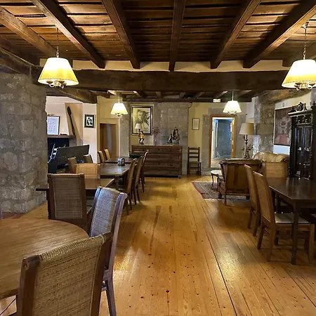 Gasthof Santuari Mare De Deu Del Mont Restaurant-hostatgeria