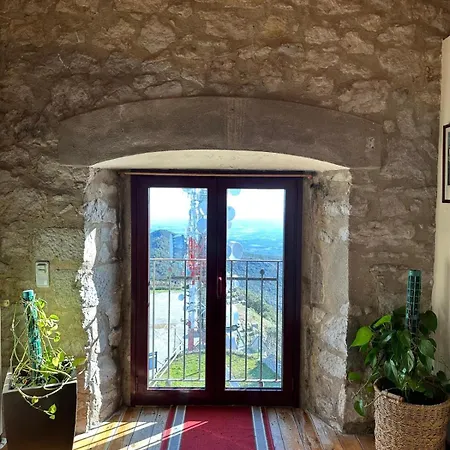 Santuari Mare De Deu Del Mont Restaurant-hostatgeria