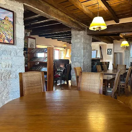 Locanda Santuari Mare De Deu Del Mont Restaurant-hostatgeria