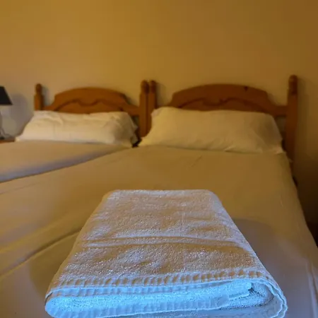 Santuari Mare De Deu Del Mont Restaurant-hostatgeria Inn *